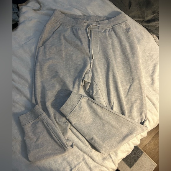 Lululemon men’s joggers - Picture 3 of 4